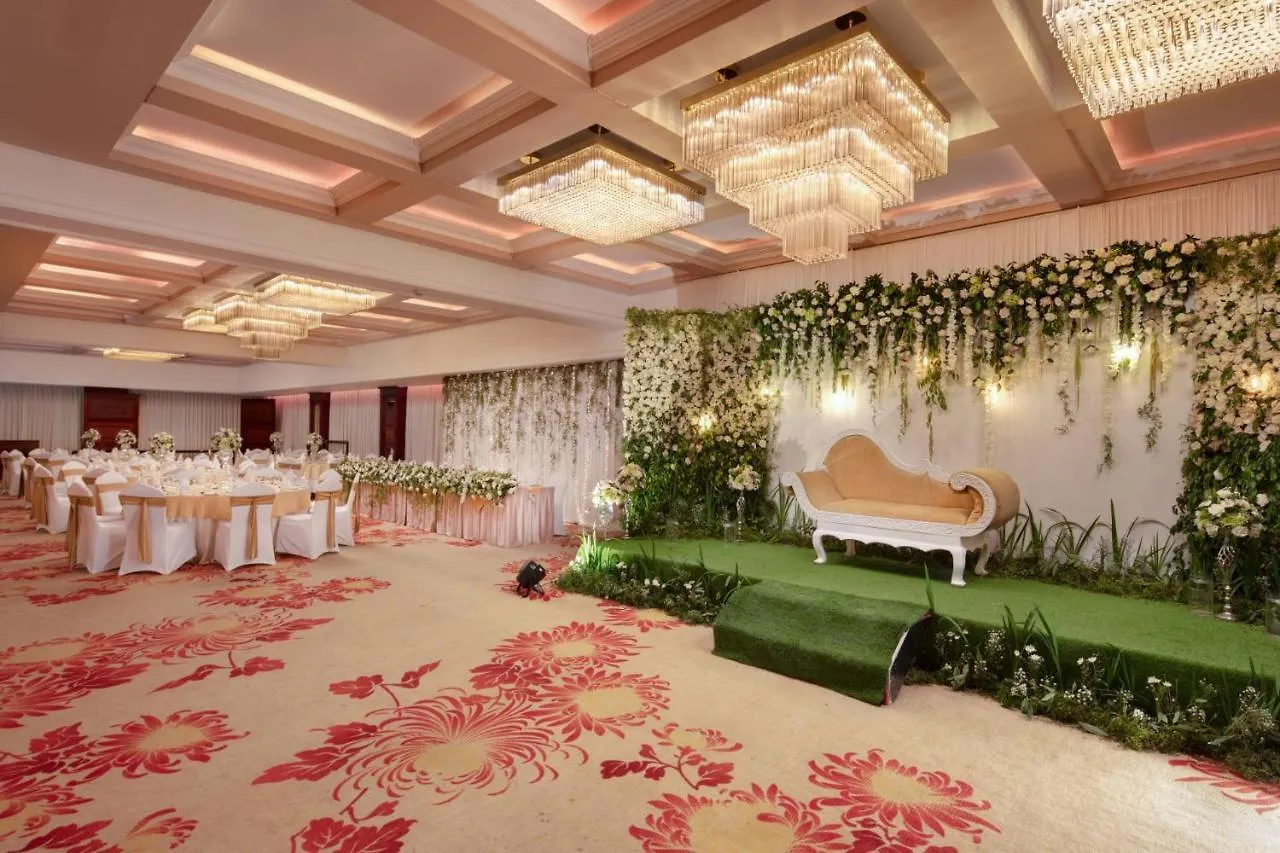 Earl'S Regency Hotel Kandy