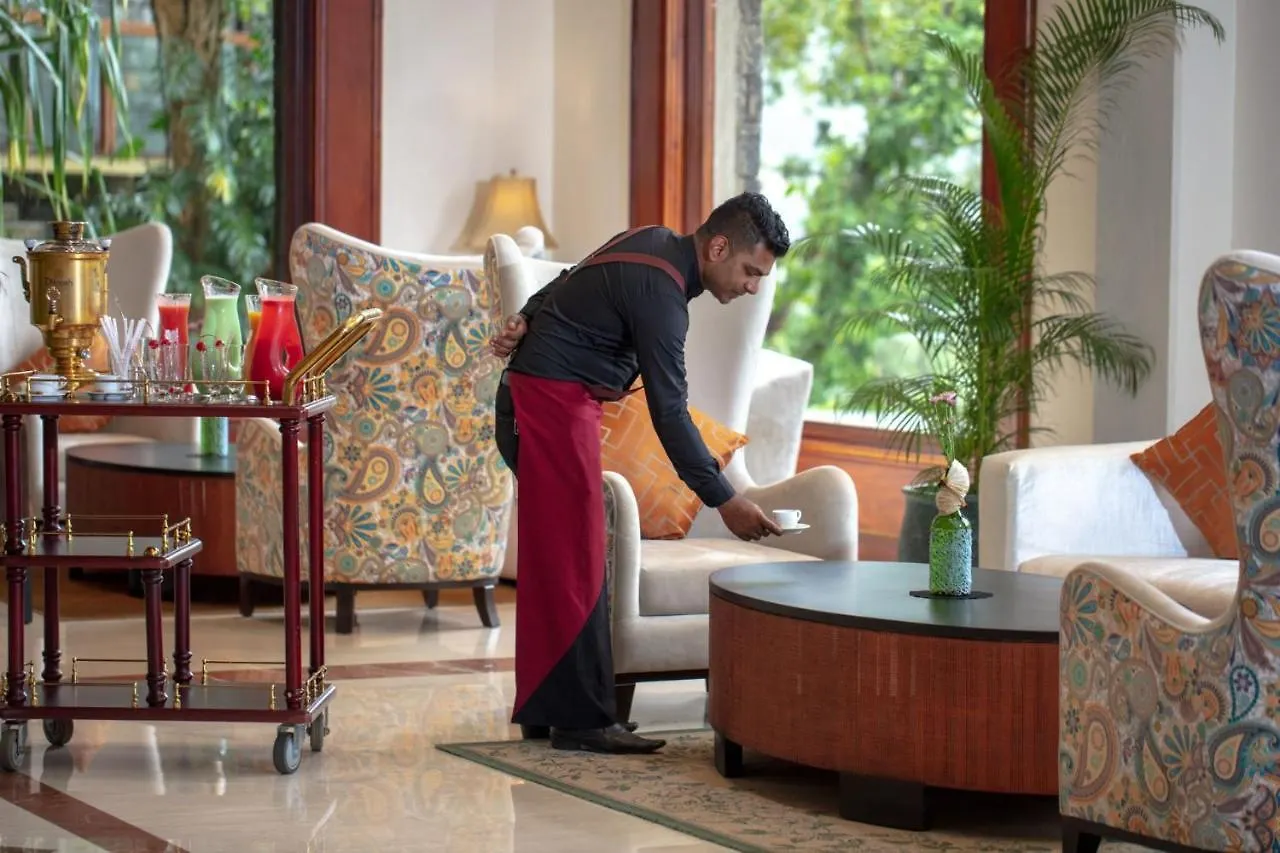 Earl'S Regency Hotel Kandy