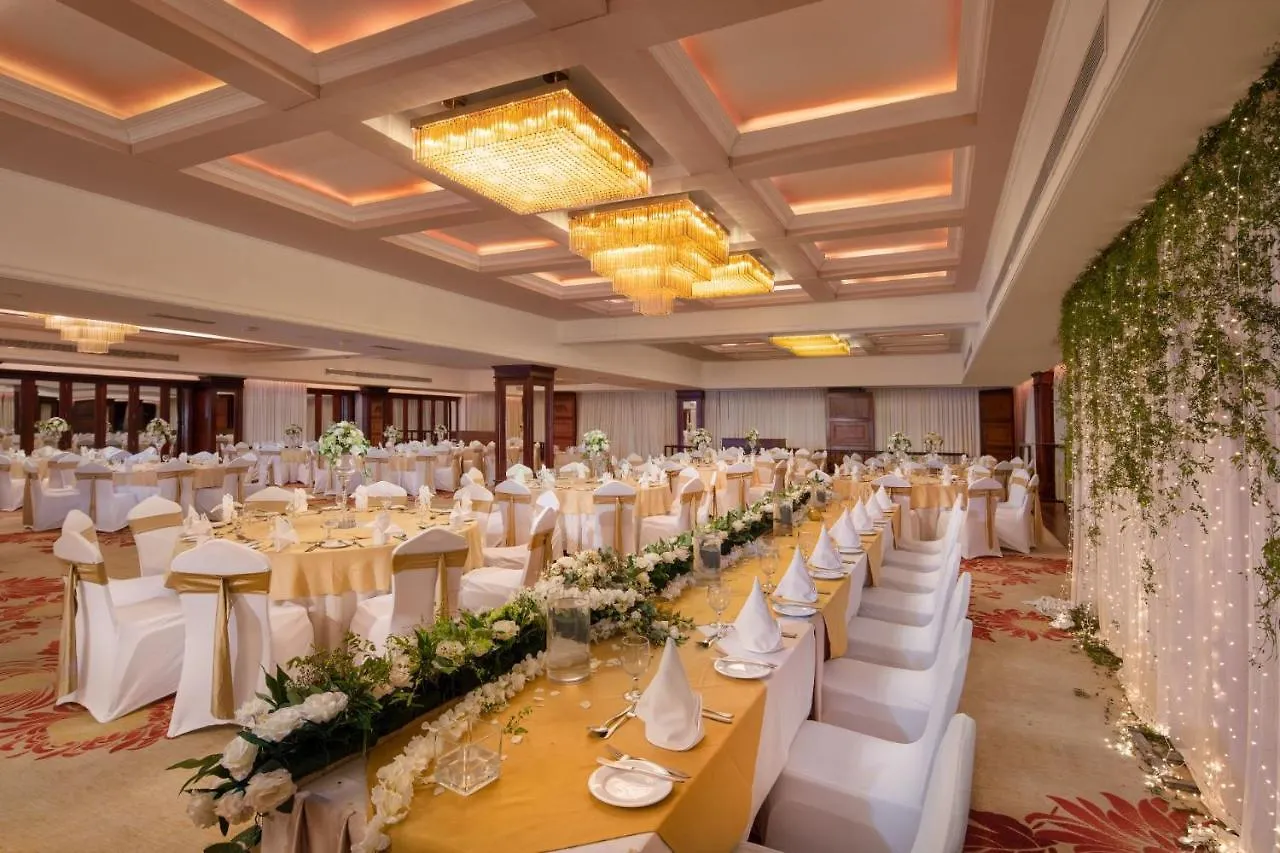 Earl'S Regency Hotel Канди 5*,